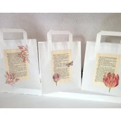 Best 3 er Set Geschenktüten mit alter Buchseite 