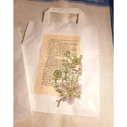 Sale 2 er Set Geschenktüten mit alter Buchseite & Blümchen Geschenkverpackungen