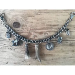 Trachtenschmuck|Trachtenladerl 1 Lederhosen-Charivari mit 7 Anhängern, Herrencharivari