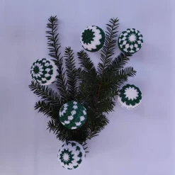 Baumschmuck|Hexenmasche 6 umhäkelte Weihnachtsbaumkugeln