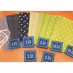 Adventskalender|Monemy Adventskalender / Säckchen zum befüllen / Stoffsäckchen mit Zahlen dunkelblau grün
