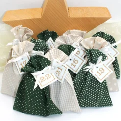 Adventskalender / Säckchen zum Befüllen / Stoffsäckchen mit Zahlen dunkelgrün beige Adventskalender