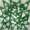 Adventskalender befüllt – 24 handgefertigte silberne Dekoanhänger aus Kristallglas, Holz, Acryl und Metall Geschenke