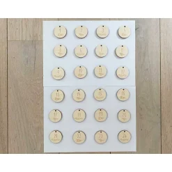 Adventskalender Säckchen in XXL aus Leinen, mit gravierten Holzanhängern,  Adventskalender aus Stoff zum Befüllen Adventskalender