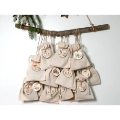 Outlet Adventskalender Zahlen Holz 1–24, Ø 4,5 cm – rund, mit Weihnachtstieren bedruckt, lasergeschnitten Adventskalenderzahlen