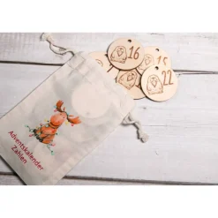Outlet Adventskalender Zahlen Holz 1–24, rund Ø4,5 cm – Seelöwen-Gravur, wiederverwendbar Adventskalenderzahlen