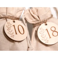 Sale Adventskalender Zahlen Holz 1–24 Ø4,5 cm – runde Anhänger mit gravierter Ranke, wiederverwendbar Adventskalenderzahlen