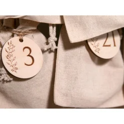 Sale Adventskalender Zahlen Holz 1–24 Ø4,5 cm – runde Anhänger mit gravierter Ranke, wiederverwendbar Adventskalenderzahlen