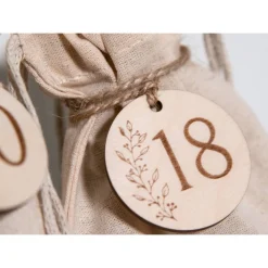 Sale Adventskalender Zahlen Holz 1–24 Ø4,5 cm – runde Anhänger mit gravierter Ranke, wiederverwendbar Adventskalenderzahlen