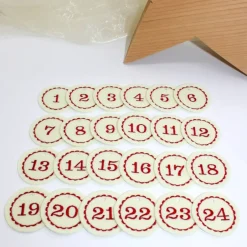 Outlet Adventskalenderzahlen creme rot Filz rund bestickt / Zahlen Anhänger Adventskalender Adventskalenderzahlen