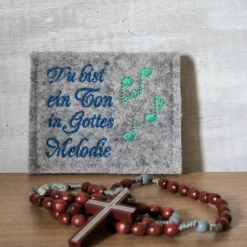 Rosenkranztäschchen|Corinas Nähstüberl Bestickte Rosenkranztasche aus Filz *Motiv Du bist ein Ton in Gottes Melodie 2 *individuell angefertigt