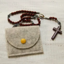 Rosenkranztäschchen|Corinas Nähstüberl Bestickte Rosenkranztasche aus hellgrauem Filz mit goldenem fliegenden Engel *sofort versandfertig