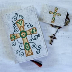 Rosenkranztäschchen|Corinas Nähstüberl Bestickte Rosenkranztasche aus Filz *Motiv Kreuz unterteilt *individuell angefertigt