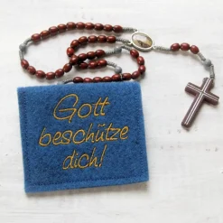 Best Bestickte Rosenkranztasche aus blauem Filz mit goldenem Spruch "Gott beschütze dich" *sofort versandfertig Rosenkranztäschchen