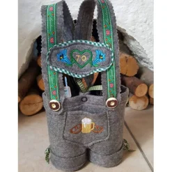 Accessoires|Kreativlaedchen Biertragetasche Lederhose als Geschenk, Vatertagsgeschenk für den Mann oder zum Jubiläum ausreichend für zwei Bierflaschen. Personalisierbar