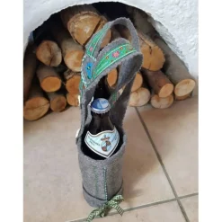 Accessoires|Kreativlaedchen Biertragetasche Lederhose als Geschenk, Vatertagsgeschenk für den Mann oder zum Jubiläum ausreichend für zwei Bierflaschen. Personalisierbar