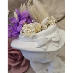 Blumenmädchen Laila mit Hut & Trockenblumen – Handgefertigte Dekofigur aus Raysin Tischdekoration