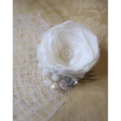 Sale Brautkamm Haarkamm Creme Weiß Satin Blume Brautschmuck Kamm Stoffblume mit Perlen "Jolie" Brautschmuck