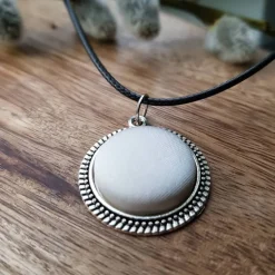 Brautschmuck|Die Schmuckkiste Brautkette ivory Satin in silber shabby Brautschmuck