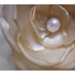 Brautschmuck|Madame Floralie Brautschmuck Haarklammer Haarblume Creme Perle Hochzeit Weihnachten "Fleur Beige"