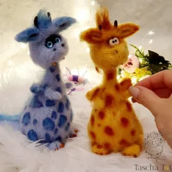 Dekoration|Tascha Toys Design Drache gehäkelt,  Drache Spielzeug, Dekoration Wohnen Drache, Drache Goscha uns Antoscha Dekor Wohnidee