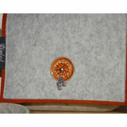 Trachtentaschen|Dieda Dirndltasche, Trachtentasche, Unikat, aus Wollfilz in hellmeliert und orange, Upcycling, Kaffeekapsel, Umhängetasche, Oktoberfest, handgemacht von