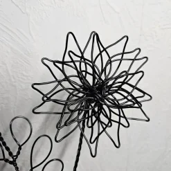 Best Drahtblume auf Massivholzbrett, minimalistisch, handmade, ca. 34 cm hoch Frühling