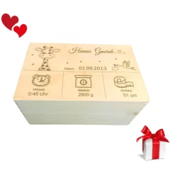 Dekoration|KreativePeri Eine personalisierte Baby-Erinnerungskiste mit einem niedlichen Giraffenmotiv – das perfekte Holzgeschenk zur Geburt.