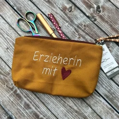 Best Erzieherin mit Herz Federmäppchen senf als Abschiedsgeschenk Kinder Federmäppchen