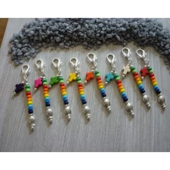 Clearance Farbenfrohe Gastgeschenke 8er Set – Charms mit Kreuz & Fisch, Regenbogenfarben, Howlith, ca. 7 cm Gastgeschenke