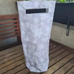 Best Flaschentasche 38x10x8 cm – Geschenktasche Flaschenbeutel grau mit Schneeflocken Motiv Geschenkverpackungen