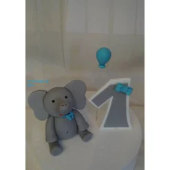 Tortendekoration|Tortendeko by Mona Fondantfigur für Motivtorte zum Geburtstag, Geburt oder Taufe  Tortendekoration für ihre Motivtorte Tortendeko