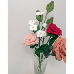 Sale Gehäkelte Rosen mit Vergissmeinnicht | außergewöhnlicher Blumenstrauß zum Verschenken | besonderer Hochzeitsstrauß Accessoires