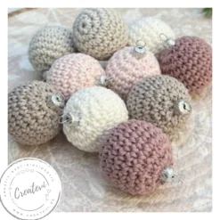 Baumschmuck|Createvi Gehäkelte Weihnachtskugeln - Handgemachte Christbaumkugeln Farbkollektion „Soft Winter“ – grau, beige, rosa