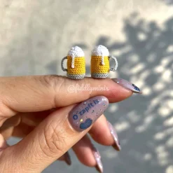 Accessoires|FiddlyMinis Gehäkelter Mini Bierkrug/Brezel (microcrochet)