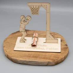 Best Geldgeschenk mit Basketballspieler/-in - aus Holz personalisiert Geldgeschenke