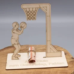 Best Geldgeschenk mit Basketballspieler/-in - aus Holz personalisiert Geldgeschenke