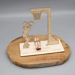 Best Geldgeschenk mit Basketballspieler/-in - aus Holz personalisiert Geldgeschenke