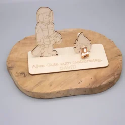 Sale Geldgeschenk mit Feuerwehrmann - aus Holz personalisiert Geldgeschenke