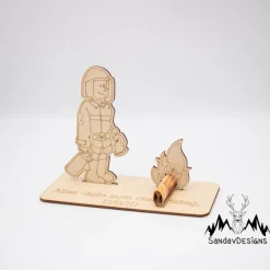 Sale Geldgeschenk mit Feuerwehrmann - aus Holz personalisiert Geldgeschenke