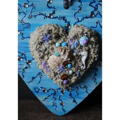 Sale Geschenk zu Muttertag Valentinstag STRANDSPAZIERGANG maritime Collage, abstrakt gestaltet auf herzförmigem Bambusbrett Kunst