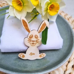 Geschenk zu Ostern | Tischkarte aus Holz | Osterfest | personalisierter Anhänger Ostern | Mitbringsel Ostern | Deko aus Ostertischdeko
