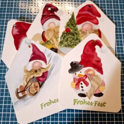 Discount Geschenkanhänger 5 Stück Wichtel zu Weihnachten handgemalt Geschenkeanhänger