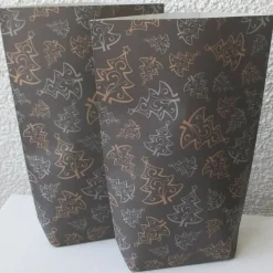 Outlet Geschenktüte Weihnachtsbaum-Mosaik, 5 Papiertüten Weihnachten, Bodenbeutel Tannenbäume mit Ranken Geschenkverpackungen