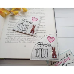 Gesticktes Lesezeichen Ostern Hase – Frohe Ostern auf weißem Kunstleder – Geschenk für Bücherfreunde Ostergeschenke