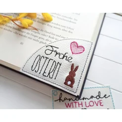 Gesticktes Lesezeichen Ostern Hase – Frohe Ostern auf weißem Kunstleder – Geschenk für Bücherfreunde Ostergeschenke
