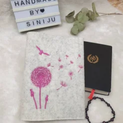 Best Gotteslobhülle aus Wollfilz mit Pusteblume & Name – personalisiertes Geschenk zur Kommunion, Konfirmation oder Taufe Gotteslobhülle