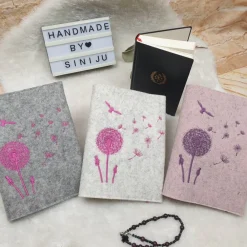 Best Gotteslobhülle aus Wollfilz mit Pusteblume & Name – personalisiertes Geschenk zur Kommunion, Konfirmation oder Taufe Gotteslobhülle