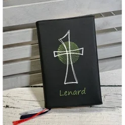 Best Gotteslobhülle Gebetbuchhülle Kunstleder schwarz mit Kreuz personalisiert Gotteslobhülle