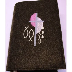 New Gotteslobhülle handgefertigt Filz 3mm dunkelgrau Halbkreise rosa pink Kreuz personalisierbar Name und Datum bestickt Gotteslobhülle